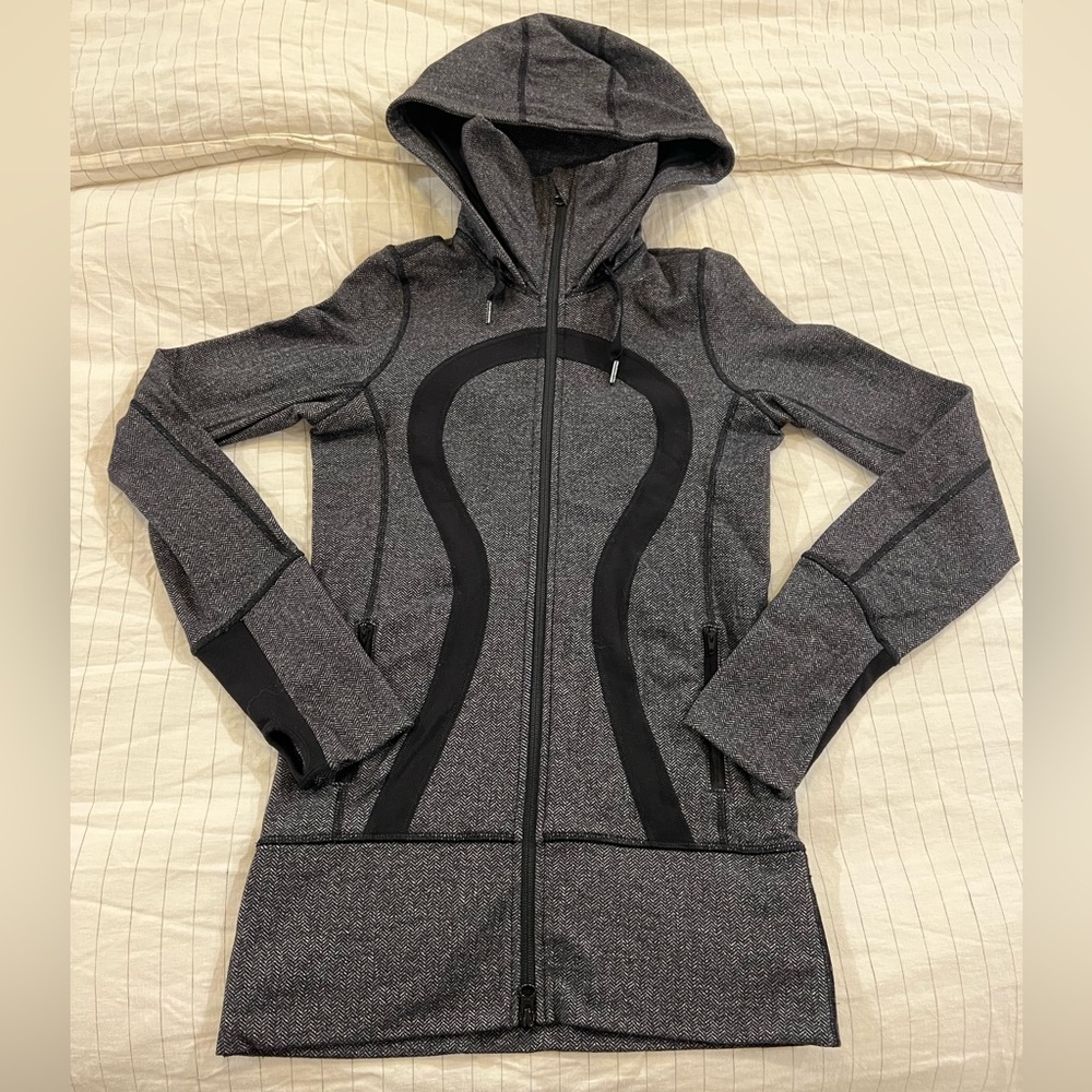 Lululemon jacket, size 6